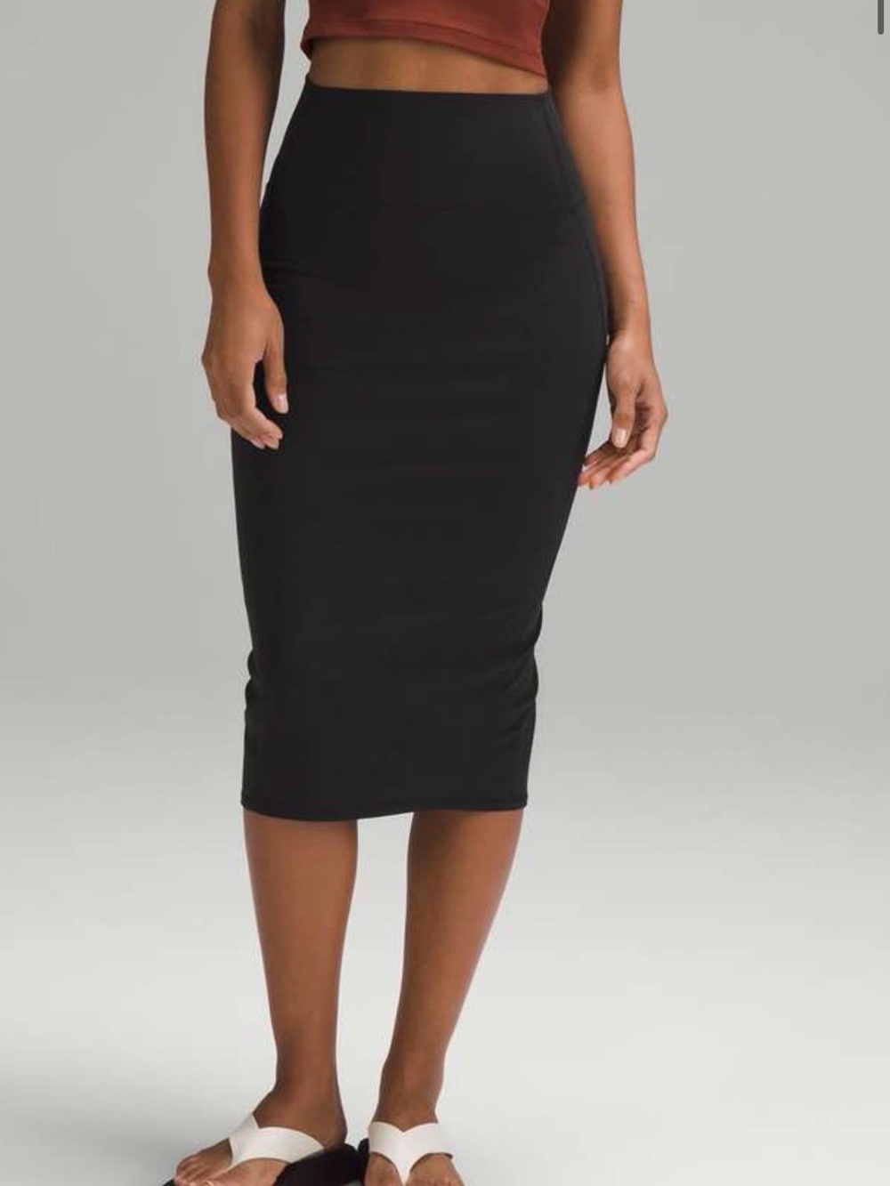 Lululemon Nulu Slim-Fit High-Rise Midi Skirt